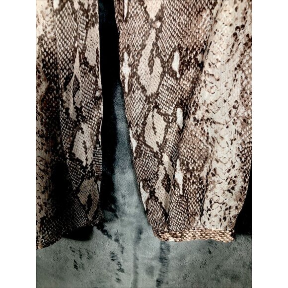 Banana Republic Blouse Women’s Animal Print Blouse Henley Snake Sheer SZ Medium - Picture 4 of 16